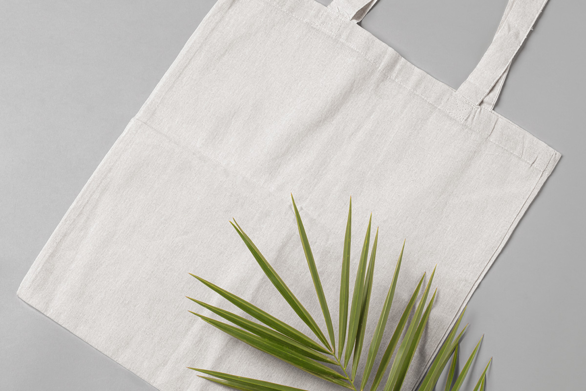 Free Organic Cotton Tote Shopping Bag Mockup PSD by Zee Que